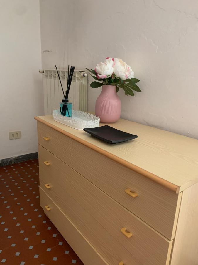 Casa Violetta Bed & Breakfast マリーナ・ディ・マッサ エクステリア 写真