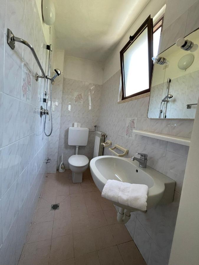 Casa Violetta Bed & Breakfast マリーナ・ディ・マッサ エクステリア 写真
